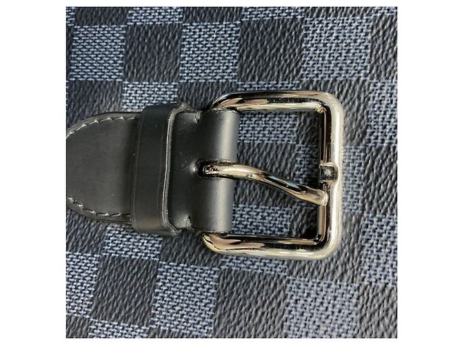 Zaino Louis Vuitton Damier Cobalt Newport Nero Blu navy - vista 10