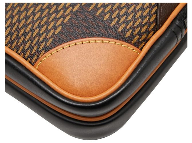 Louis Vuitton x NIGO Damier Giant Amazon Sling Bag Marron Noir - vue 4