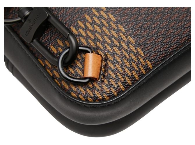 Louis Vuitton x NIGO Damier Giant Amazon Sling Bag Marron Noir - vue 7