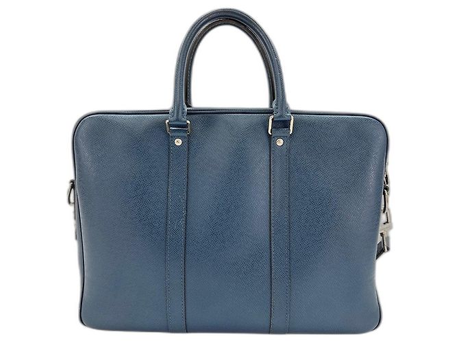 Borsa Louis Vuitton Taiga Portedocument Voyage PM Blu - vista 3