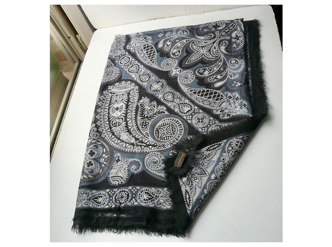 Louis Vuitton Stola Bandana in Cashmere e Lana Nero Bianco Blu Grigio - vista 3