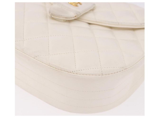 CHANEL Borsa a Spalla Matelasse con Catena in Pelle di Agnello Bianco Oro CC Auth 190491 D'oro - vista 11