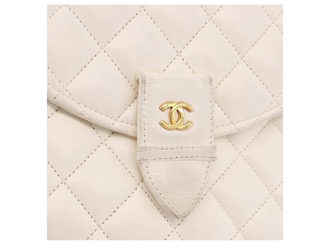 CHANEL Borsa a Spalla Matelasse con Catena in Pelle di Agnello Bianco Oro CC Auth 190491 D'oro - vista 14