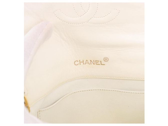 CHANEL Borsa a Spalla Matelasse con Catena in Pelle di Agnello Bianco Oro CC Auth 190491 D'oro - vista 16