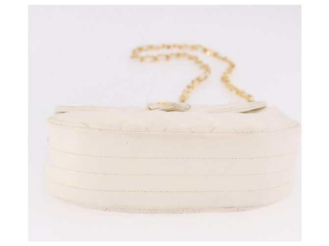 CHANEL Borsa a Spalla Matelasse con Catena in Pelle di Agnello Bianco Oro CC Auth 190491 D'oro - vista 9