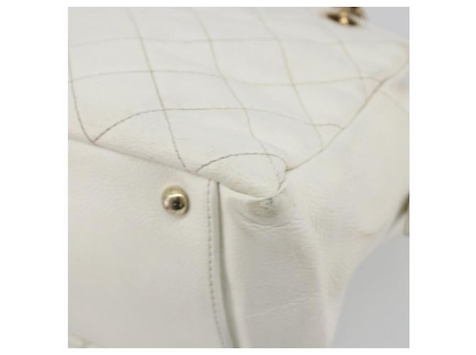 CHANEL Matelasse Chain Shoulder Bag Caviar Skin White Gold CC Auth BA13999 Bianco D'oro - vista 12