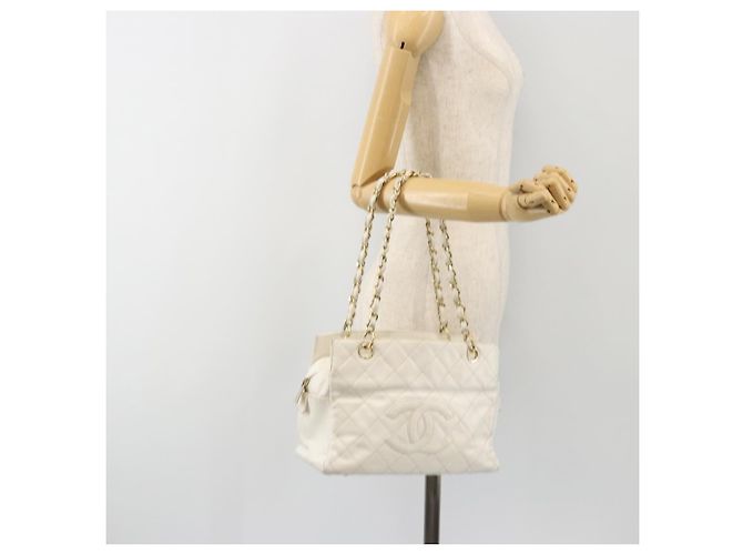 CHANEL Matelasse Chain Shoulder Bag Caviar Skin White Gold CC Auth BA13999 Bianco D'oro - vista 24