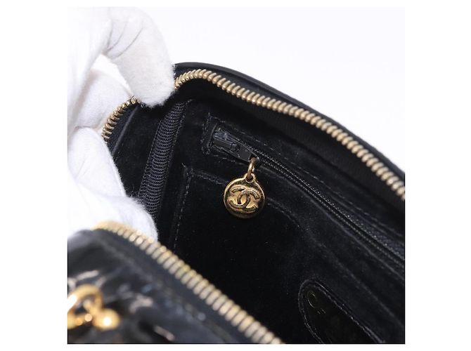 CHANEL Vanity Cosmetic Pouch Patent 2way Black Gold CC Auth BA14000A Nero D'oro - vista 21