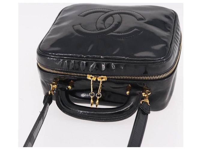 CHANEL Vanity Cosmetic Pouch Patent 2way Black Gold CC Auth BA14000A Nero D'oro - vista 6