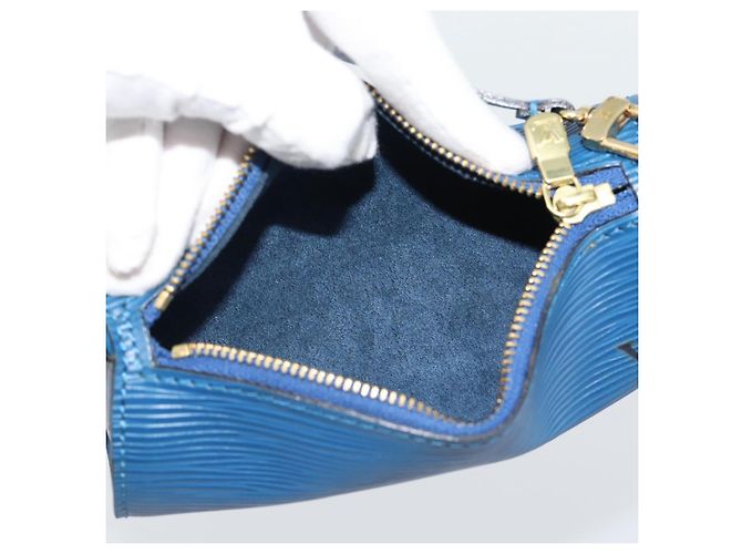 LOUIS VUITTON Epi Soufflot Pouch Blue LV Auth 189802 - vista 11