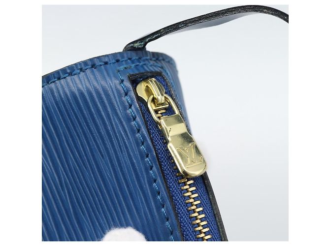 LOUIS VUITTON Epi Soufflot Pouch Blue LV Auth 189802 - vista 9