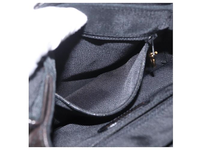 CHANEL Matelasse Rucksack Lammfell Gold Schwarz CC Auth 189824SAV Golden - Ansicht 25