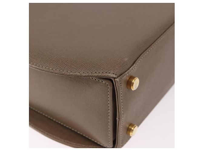 Borsa Salvatore Ferragamo Gancini in pelle beige oro Auth 191690 - vista 12