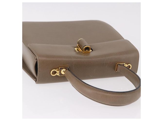 Borsa Salvatore Ferragamo Gancini in pelle beige oro Auth 191690 - vista 6