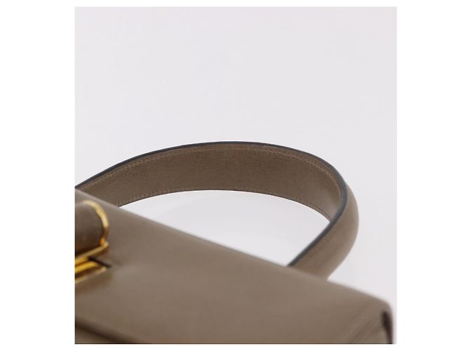 Borsa Salvatore Ferragamo Gancini in pelle beige oro Auth 191690 - vista 8