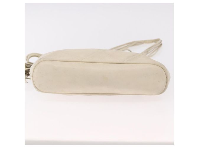CHANEL Matelasse Shoulder Bag Lamb Skin White Gold CC Auth BA13767 - vista 11