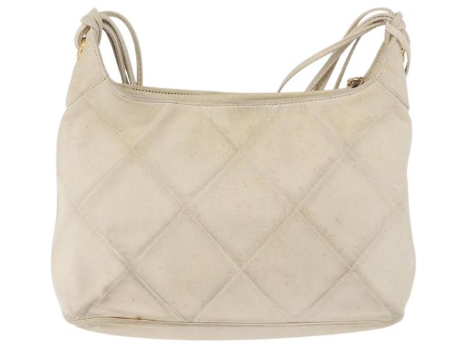 CHANEL Matelasse Shoulder Bag Lamb Skin White Gold CC Auth BA13767 - vista 3