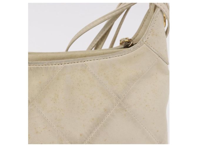 CHANEL Matelasse Shoulder Bag Lamb Skin White Gold CC Auth BA13767 - vista 4