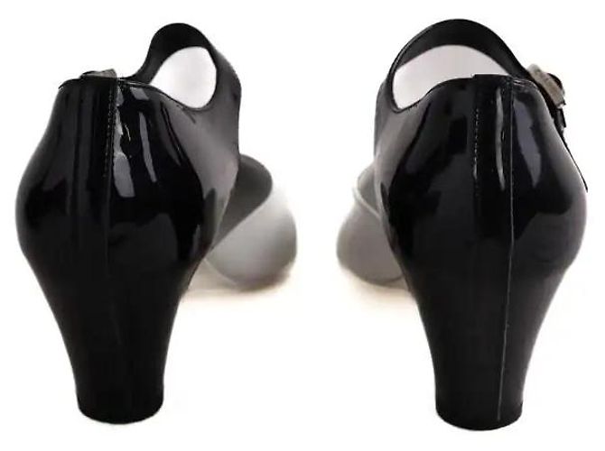 Décolleté Chanel in pelle nera taglia 35.5 Nero - vista 2