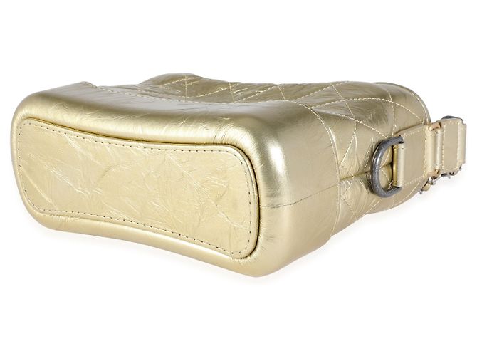 Chanel Gabrielle Hobo Small in pelle di vitello trapuntata oro - vista 6