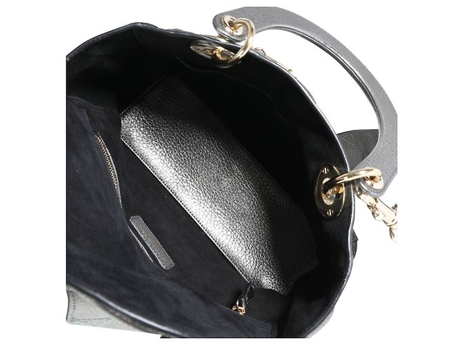Christian Dior Borsa Tote Lady Dior Medium in pelle Cannage morbida argento metallizzato - vista 4