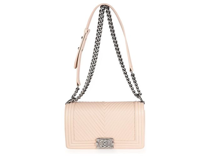 Chanel Boy Tasche aus Chevron gestepptem Lammleder Hellbeige Größe Medium - Ansicht 2
