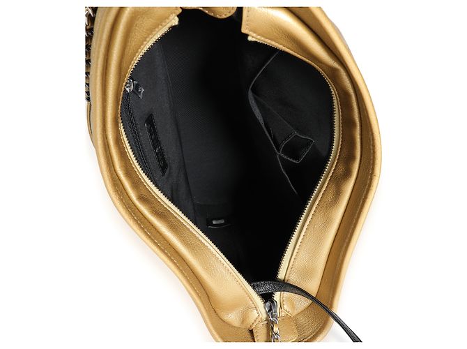 Borsa Chanel Gabrielle Hobo in capretto trapuntato nero e oro sfumato Media - vista 5