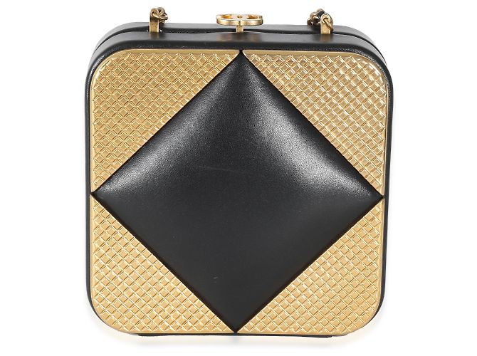 Clutch Chanel Black Lambskin Gold Metal Square CC - vista 6