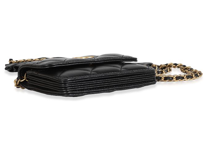 Tarjetero Chanel de piel de cordero acolchado negro con volantes y cadena - vista 5