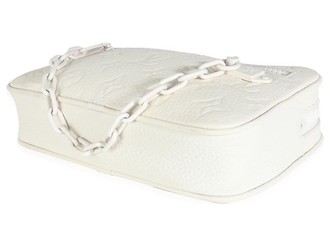 Louis Vuitton Pochette Volga en cuir Taurillon monogramme blanc - vue 6