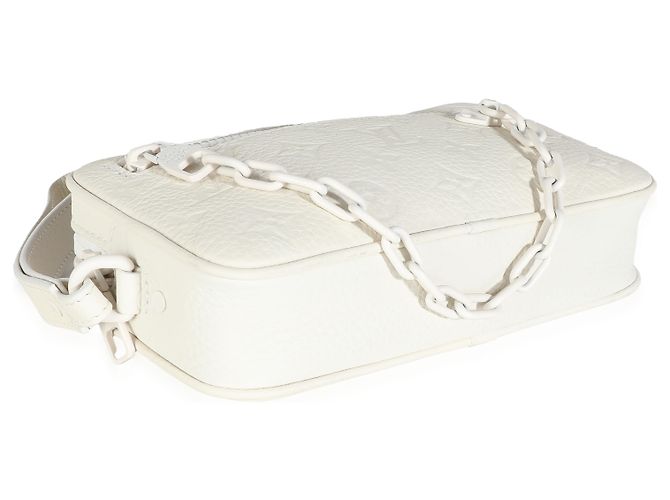 Louis Vuitton Pochette Volga en cuir Taurillon monogramme blanc - vue 7