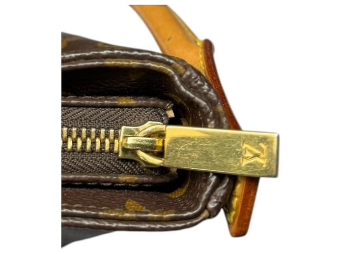 Borsa a tracolla Louis Vuitton Looping MM Monogram Marrone - vista 10