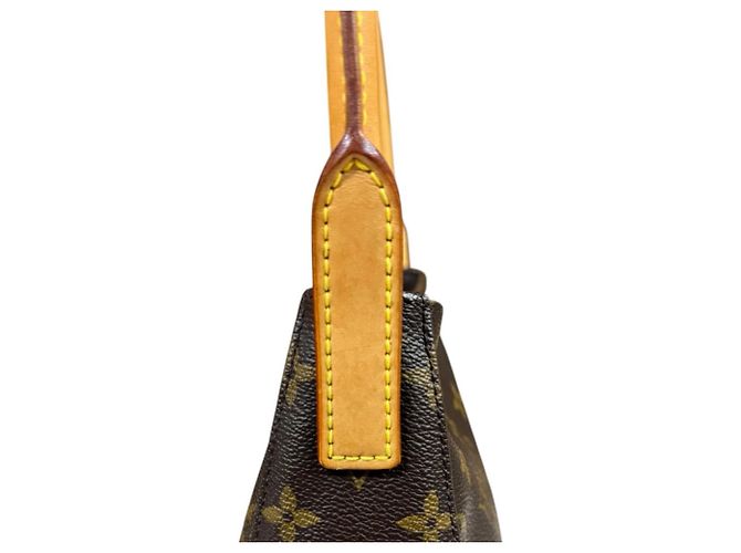 Borsa a tracolla Louis Vuitton Looping MM Monogram Marrone - vista 12