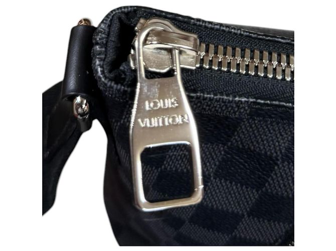Borsa a tracolla Louis Vuitton Mick PM Damier Graphite Marrone Nero - vista 12
