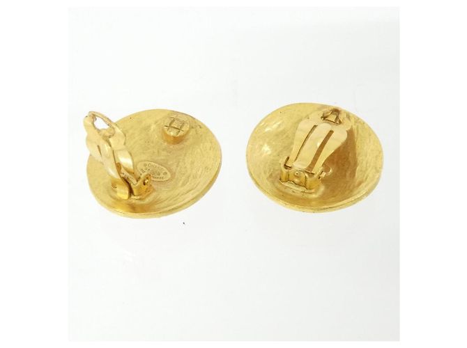 Orecchini a clip Chanel 07240 Gold D'oro - vista 3