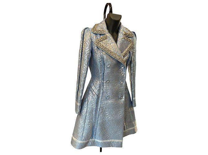 Abrigo azul cielo Moschino con strass grises - vista 2