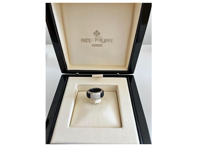 Anello Patek Philippe Diamanti e Gomma Nero Silver hardware - vista 2