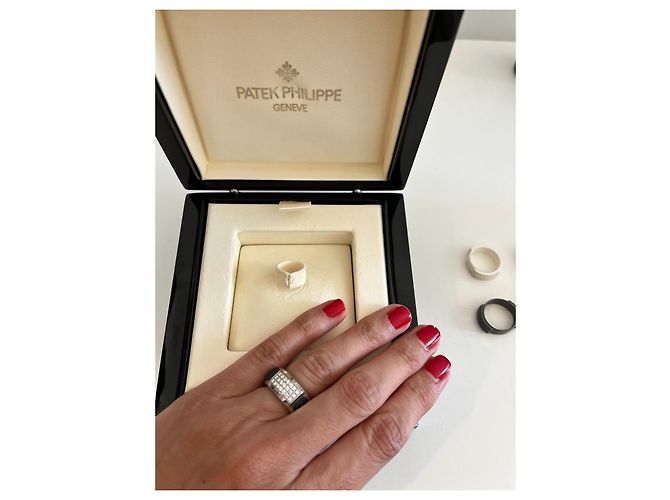 Anello Patek Philippe Diamanti e Gomma Nero Silver hardware - vista 4