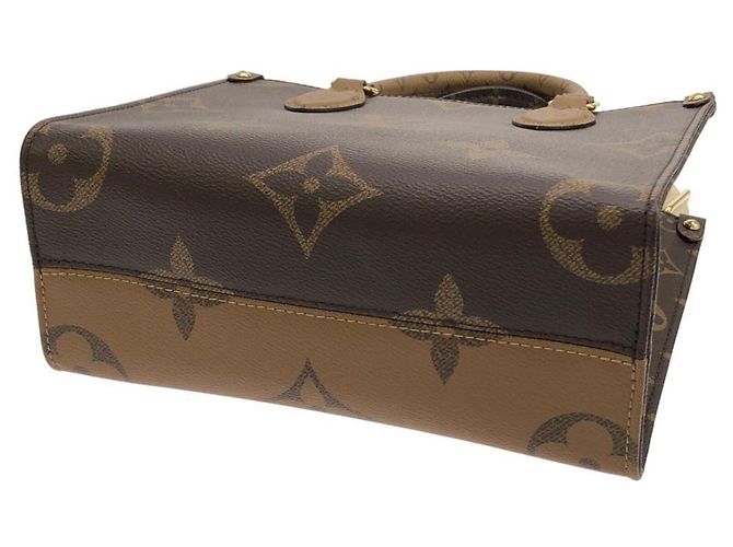 Borsa Louis Vuitton Monogram Giant OnTheGo PM Marrone - vista 3