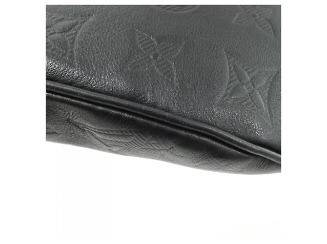 Louis Vuitton Monogram Shadow Discovery Bumbag PM Nero - vista 3