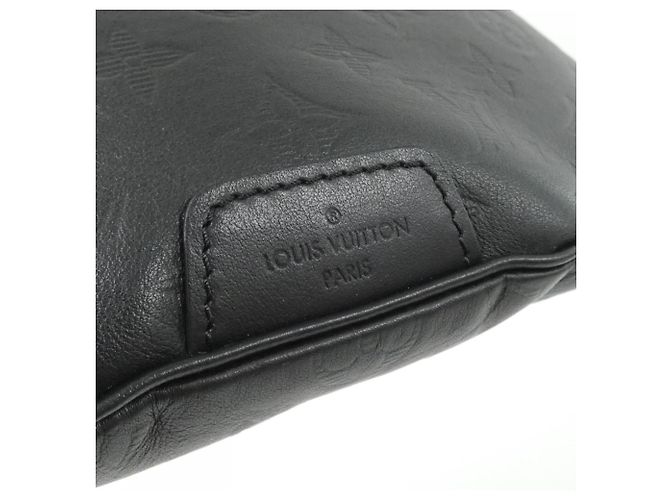 Louis Vuitton Monogram Shadow Discovery Bumbag PM Nero - vista 4