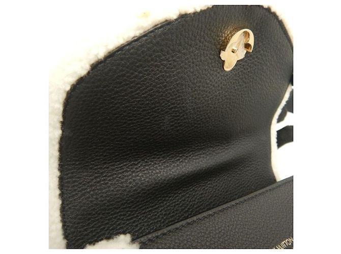 Borsa a tracolla Louis Vuitton LV Pont Neuf Soft PM in shearling di vitello Nero Bianco - vista 19