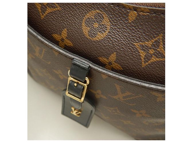 Sac à épaule Louis Vuitton Monogram Odeon NM MM Marron - vue 13