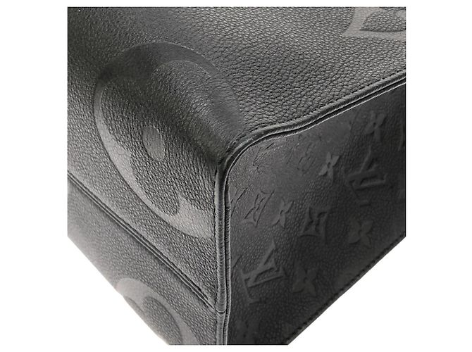 Borsa Louis Vuitton Monogram Empreinte OnTheGo MM Nero - vista 3