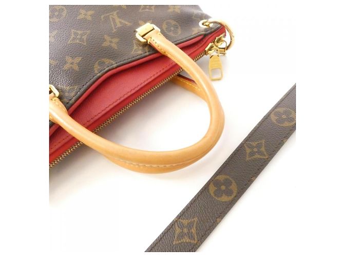 Borsa Louis Vuitton Monogram Pallas BB Marrone Fuschia - vista 3