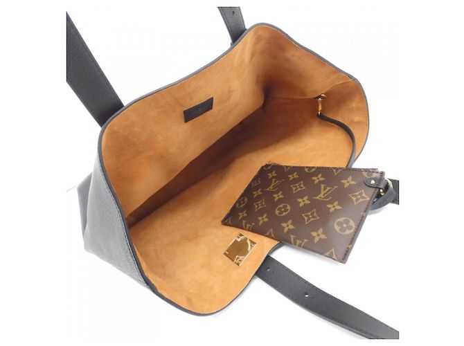 Borsa Louis Vuitton Low Key Cabas MM Nero - vista 9