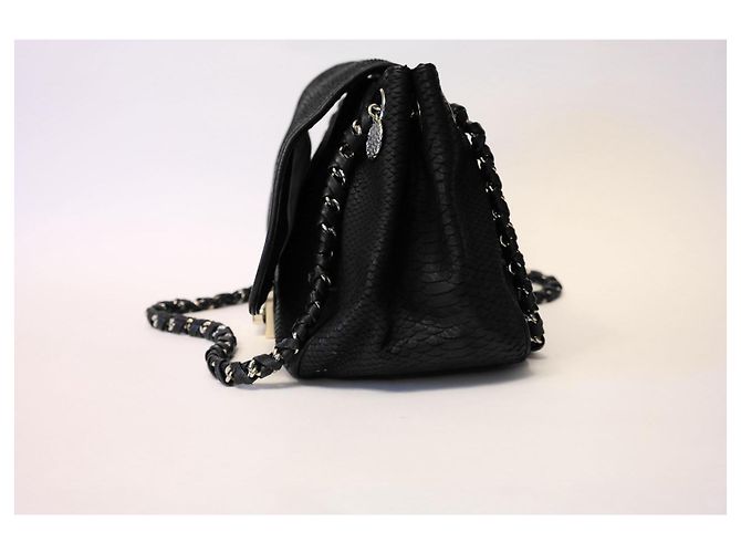Reiss Borsa a tracolla in pelle nera goffrata - vista 7