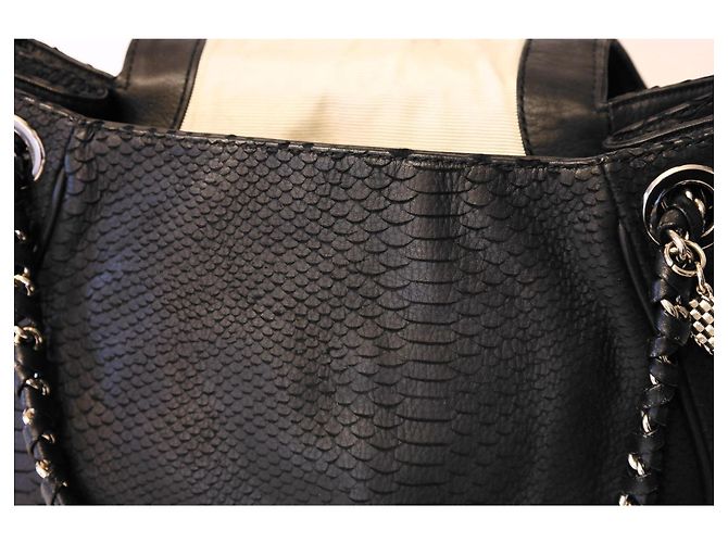 Reiss Borsa a tracolla in pelle nera goffrata - vista 8