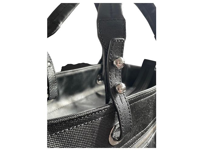 Bolsa Tote Chanel Paris Biarritz em couro acolchoado preto e tecido - vista 6