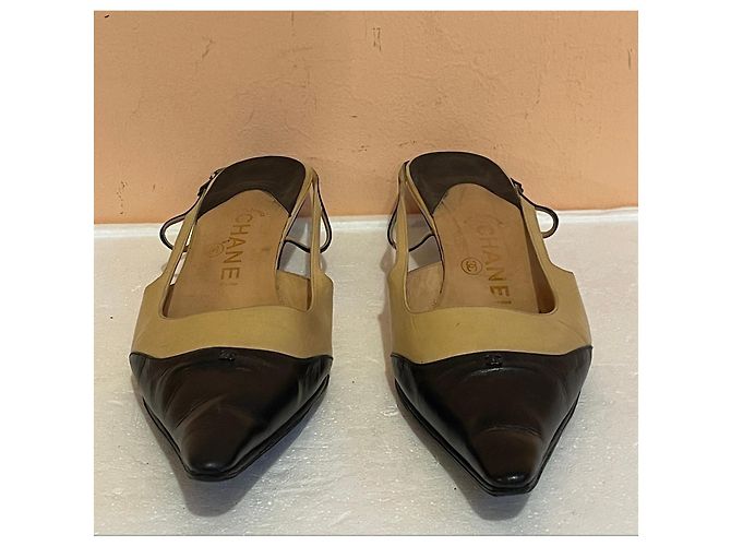 Décolleté slingback bicolore Chanel in pelle Nero Beige - vista 3